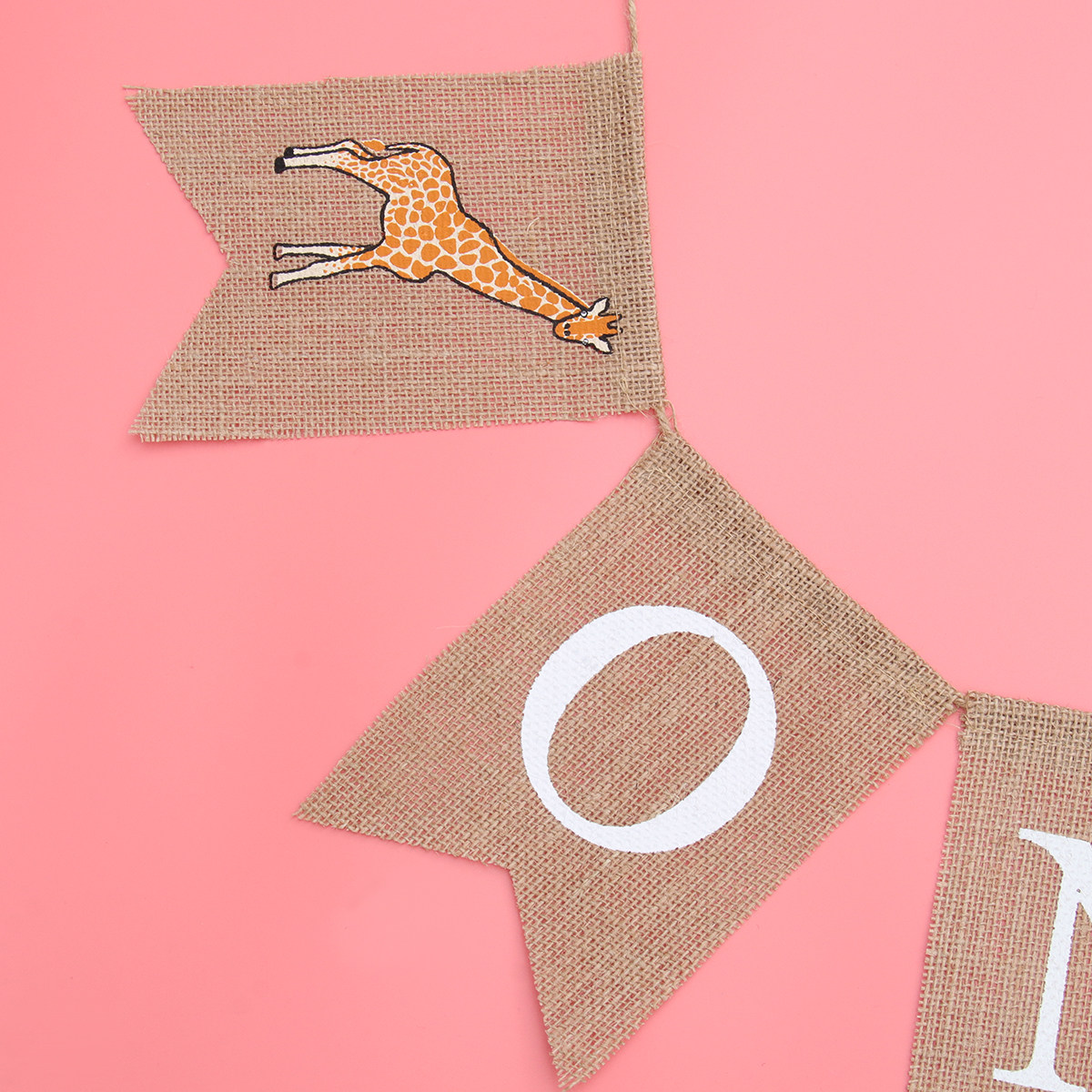 Giraffe Linen Hanging Banner S - огляд і ціна Baby Nursery Bunting